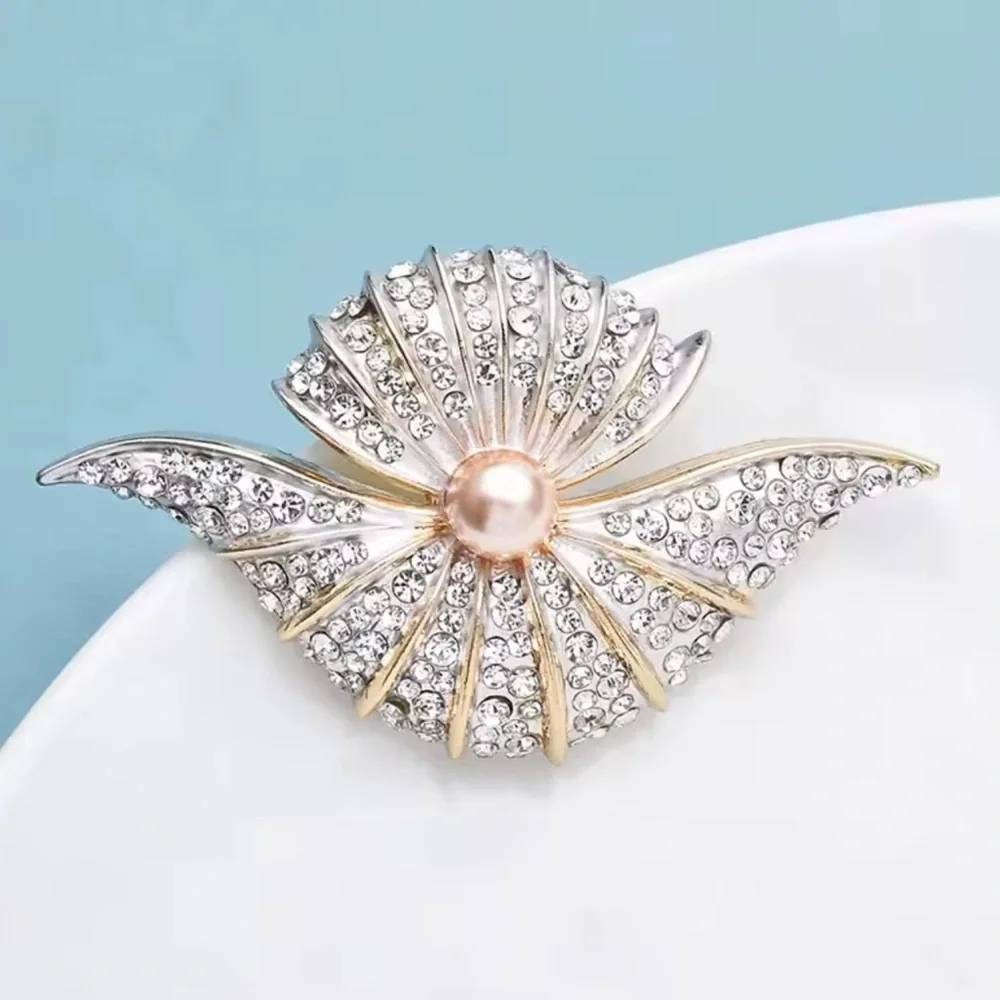 Anthropologie chic brooch